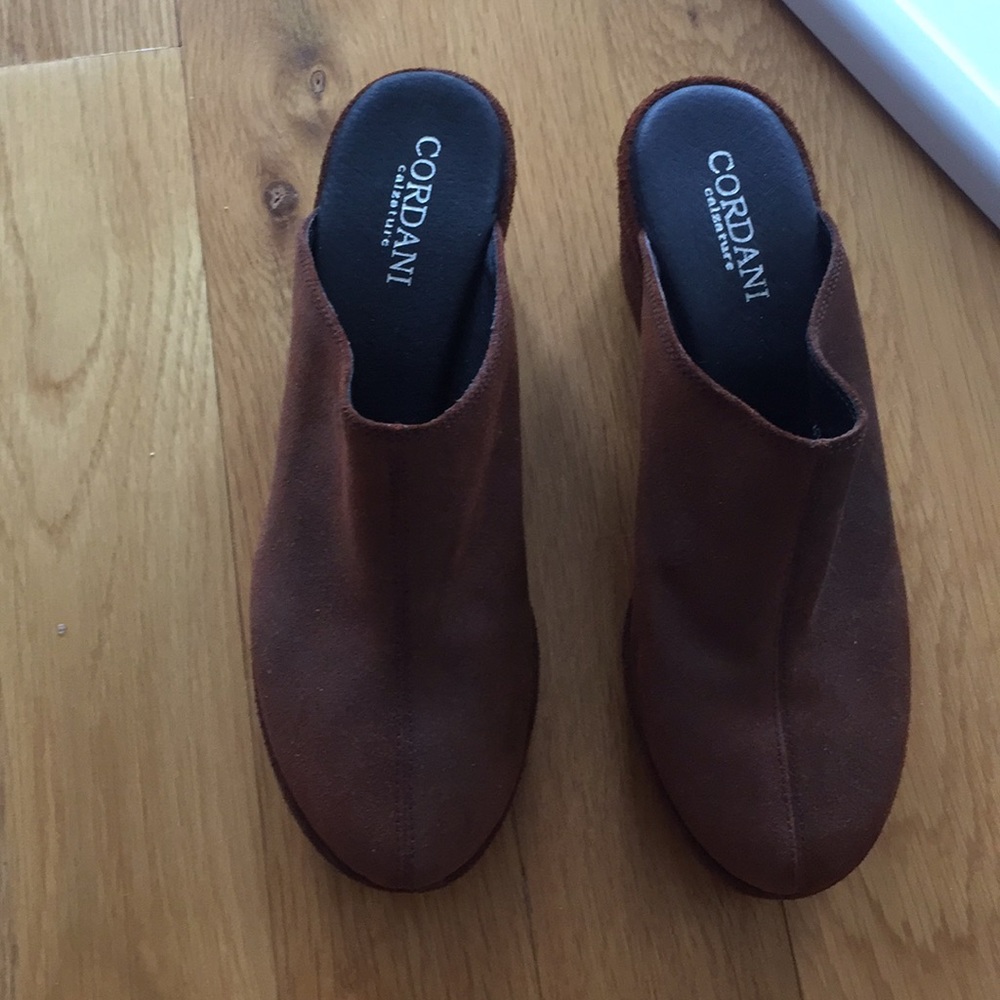Cordani suede brown shoes —size 40